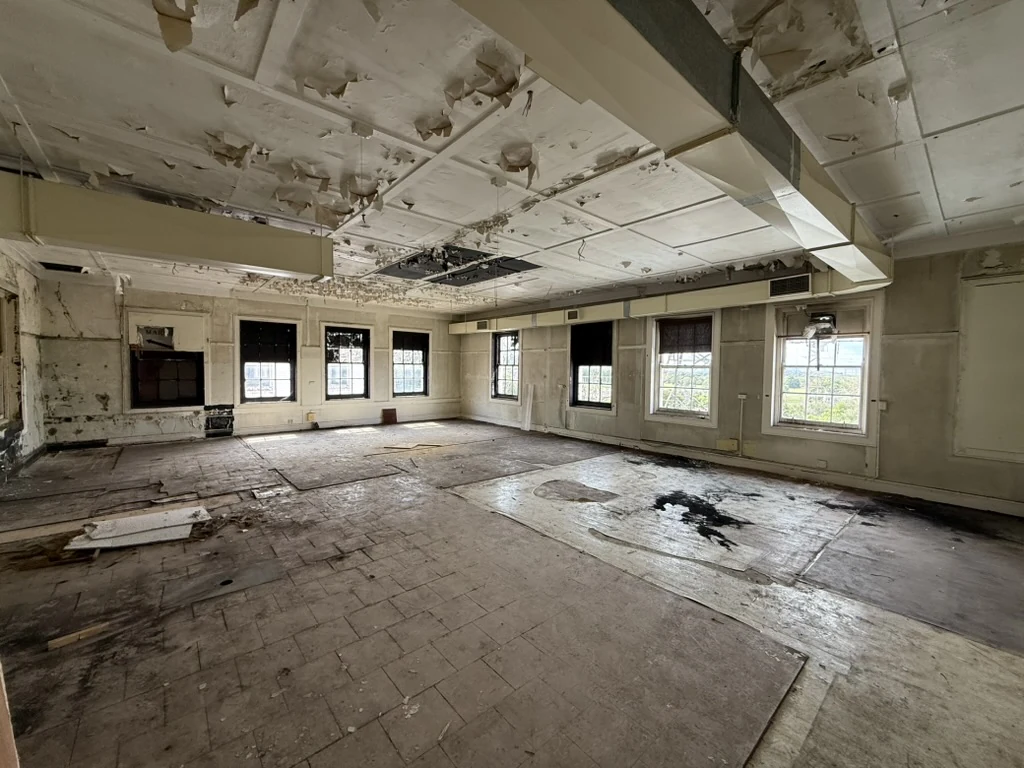 Supplied photograph of the empty former office room