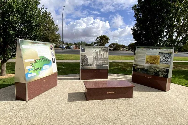 Experience Gippsland Immigration Park & Walk (Kernot Lake)