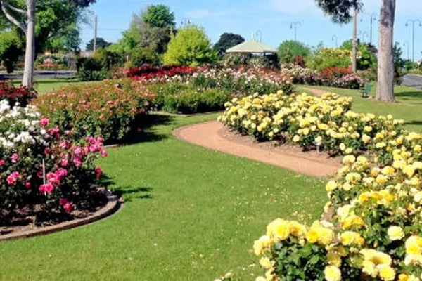 Visit Morwell Centenary Rose Garden