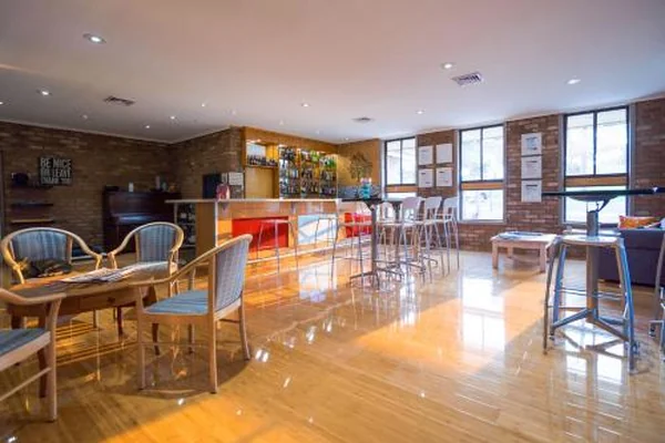 Visit Farnham Court Motel