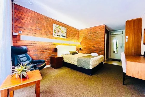 Visit Connell’s Motel