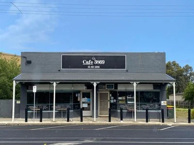 The Café 3869 shopfront in Yinnar.