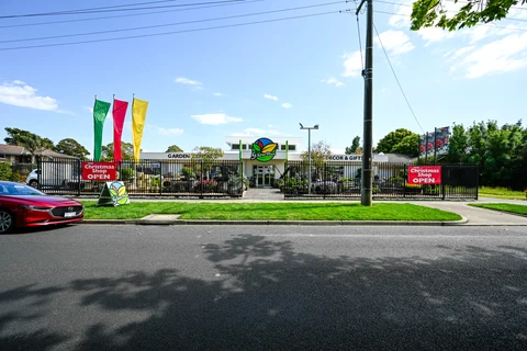 Grow Master Traralgon viewed from Argyle Street with its garden-centre displays behind the front fence.